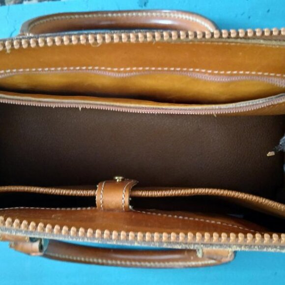 Dooney & Bourke Hand Bag - Picture 4 of 5